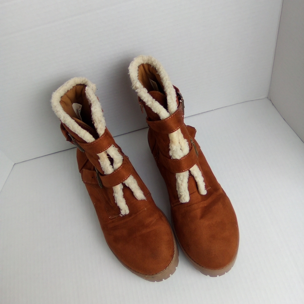 CATHERINE MALANDRINO BOOTS Women's Tan Shearling-Lined Boots SIZE 7.5 - Picture 3 of 8